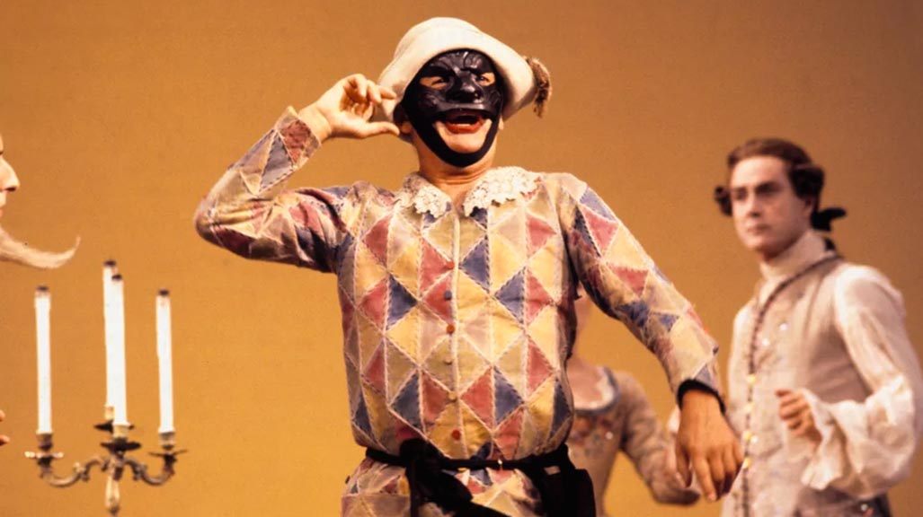 Le personnage d'Arlequin dans la commedia dell'arte.