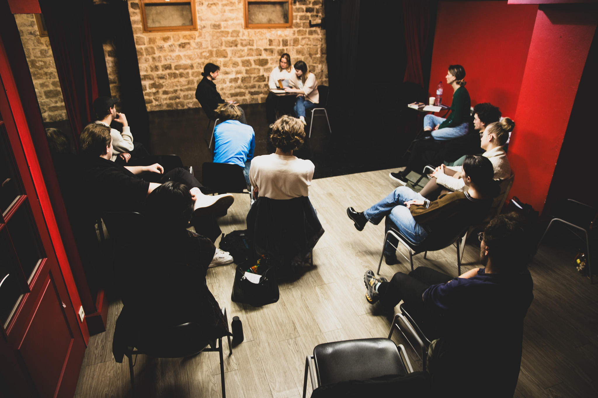 Des élèves en atelier d'improvisation à Paris