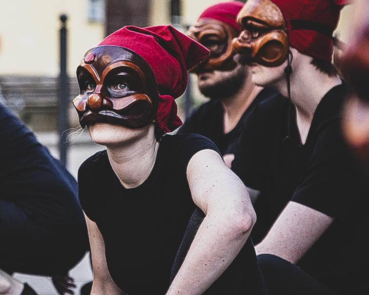 Travail sur les personnages de la commedia dell'arte.