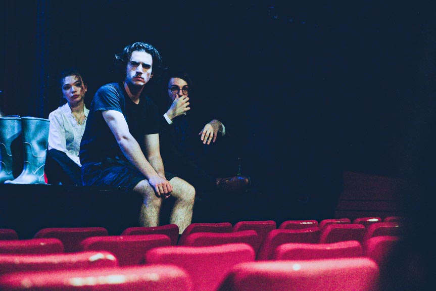 Une école de théâtre privée à Paris.