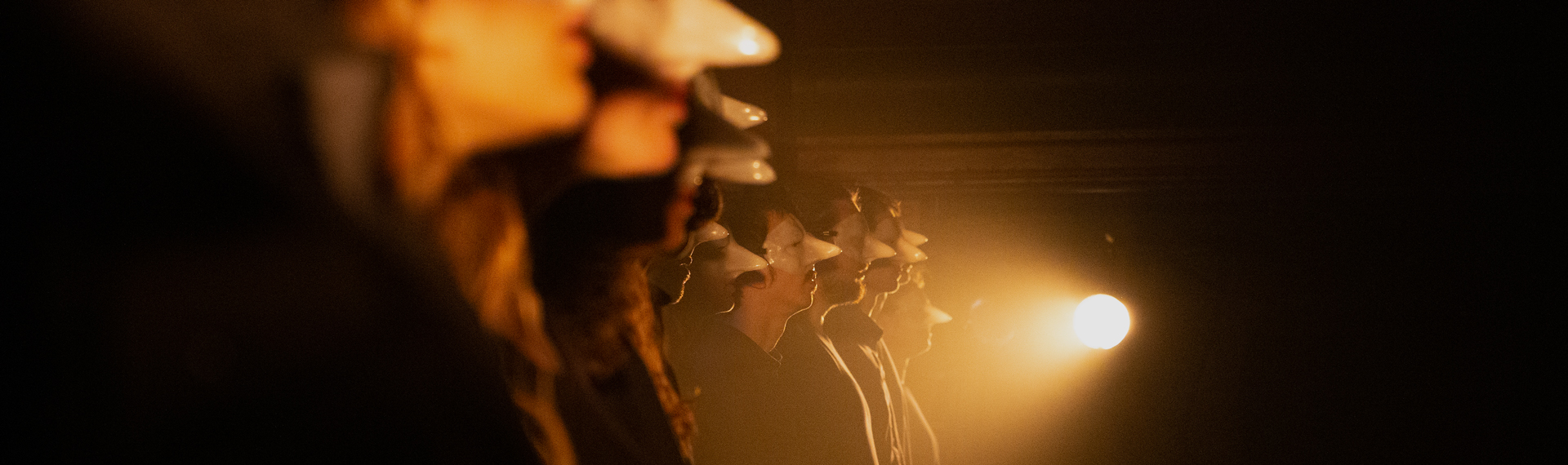 Les élèves de notre école de théâtre - Travail sur le masque