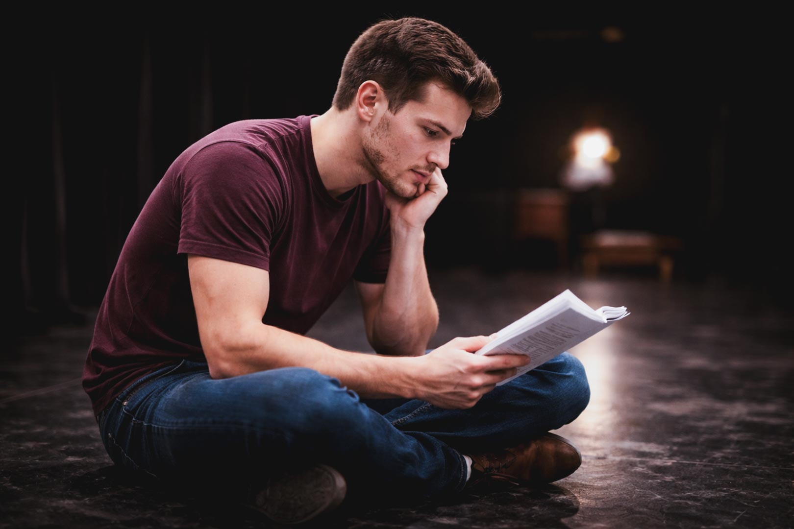 Exercices de 15 minutes pour débuter : souffle, articulation, présence, concentration et imaginaire.