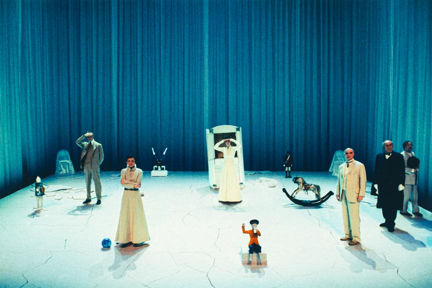 La Cerisaie d'Anton Tchekhov dans une école de théâtre à Paris.