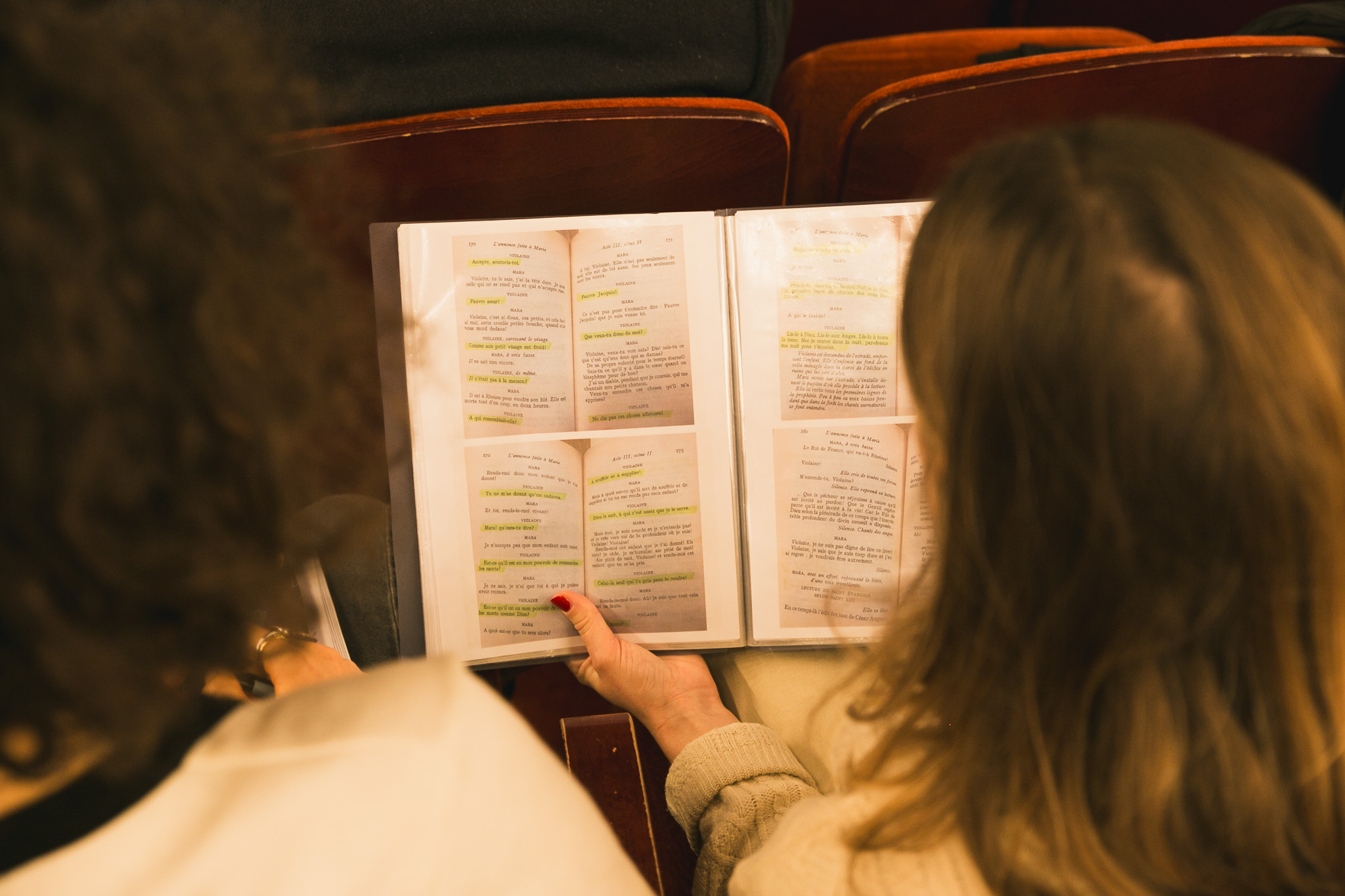 Texte de théâtre dans une école à Paris