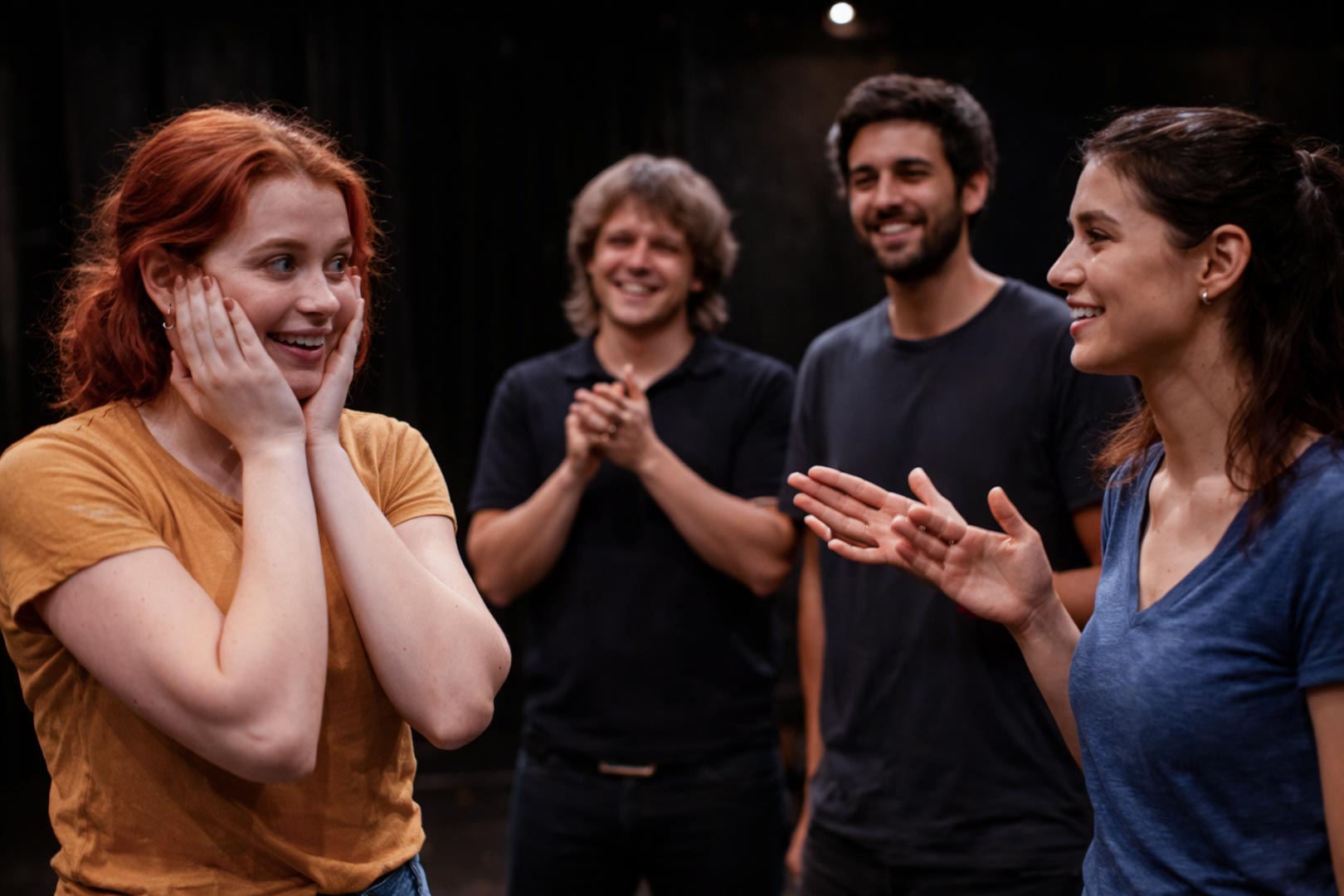 7 erreurs fréquentes au premier mois et corrections simples pour progresser plus vite au théâtre.