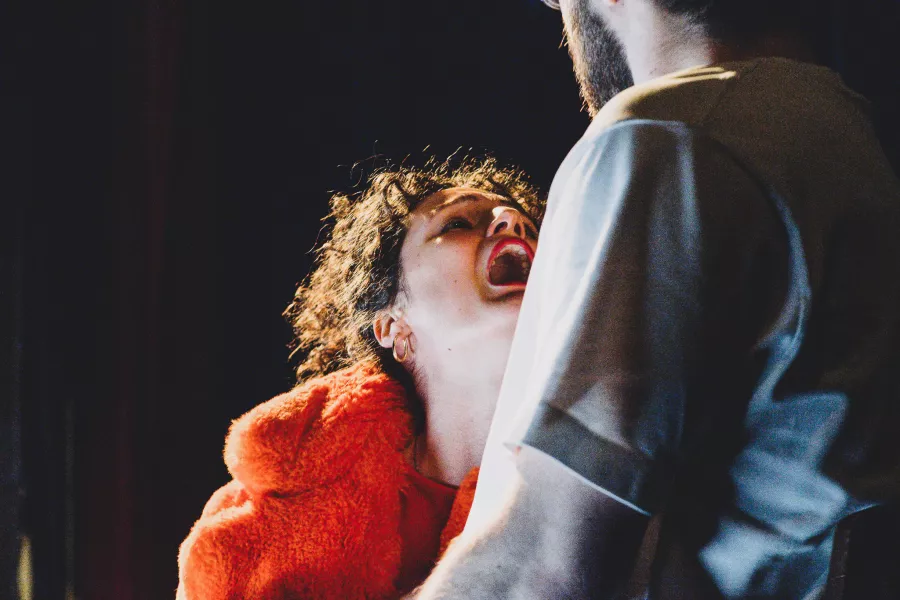 Élèves du cours de théâtre professionnel sur scène