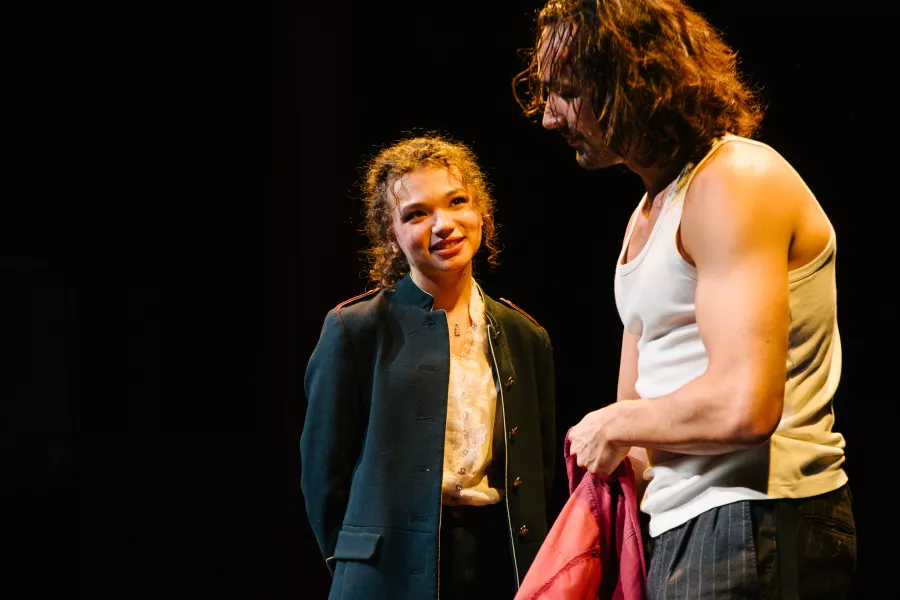 Élève de la formation professionnelle de l’acteur à Paris au Théâtre de la Bruyère